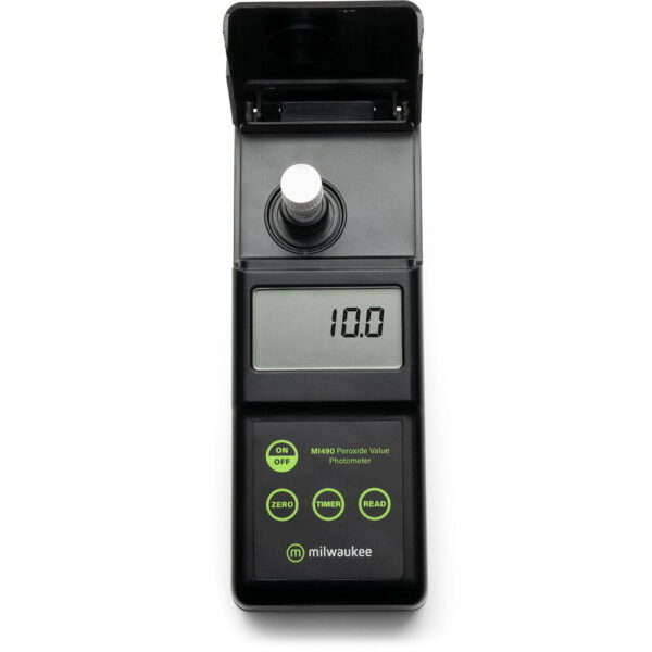 Milwaukee Instruments Mi490 with a vial is placed in to the measurement cell and showing a 10.0 reading.